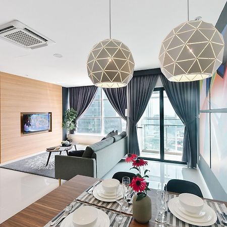 ג'והור בהרו Suasana Private Suites By Subhome מראה חיצוני תמונה