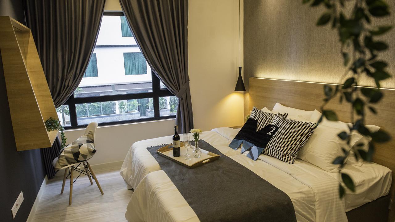 ג'והור בהרו Suasana Private Suites By Subhome מראה חיצוני תמונה