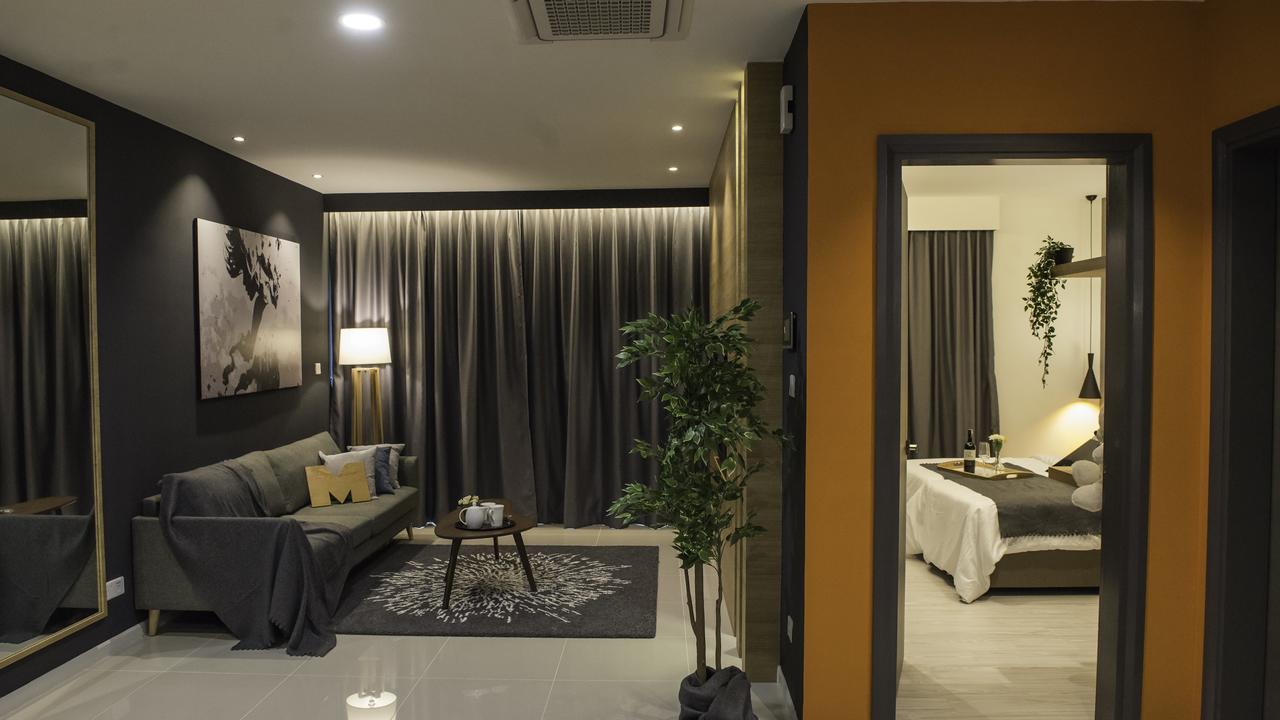 ג'והור בהרו Suasana Private Suites By Subhome מראה חיצוני תמונה